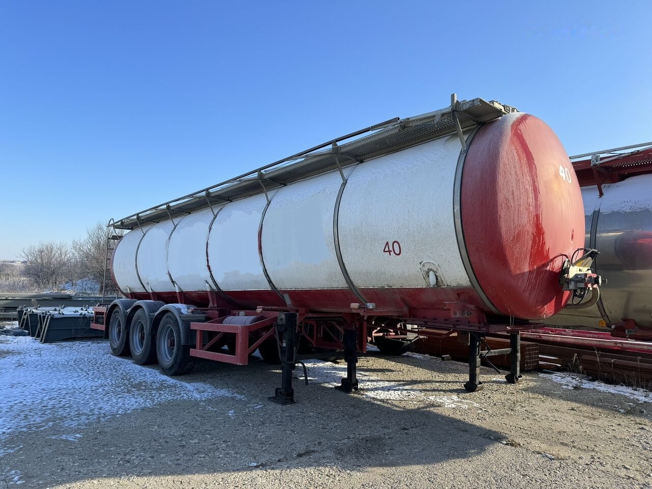 LAG cisterna 30 T - sasiu inox - inox alimentar - 1998 - Tanktrailer: bild 1 LAG cisterna 30 T - sasiu inox - inox alimentar - 1998 - Tanktrailer: bild 1