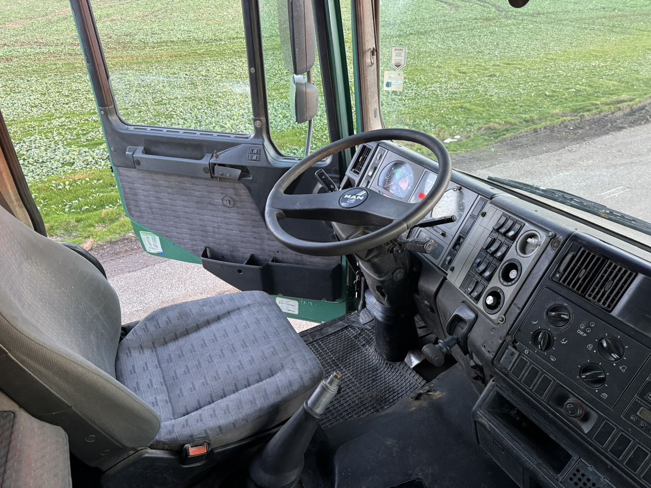 MAN 26 414 6x4 KIPPER L2000 Euro3 Manual Injection Pomp - Lastbil: bild 2 MAN 26 414 6x4 KIPPER L2000 Euro3 Manual Injection Pomp - Lastbil: bild 2