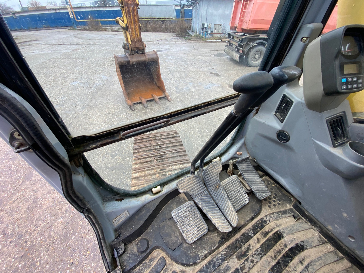 New Holland Kobelco E 215 22 T Klima - Bandgrävare: bild 5 New Holland Kobelco E 215 22 T Klima - Bandgrävare: bild 5