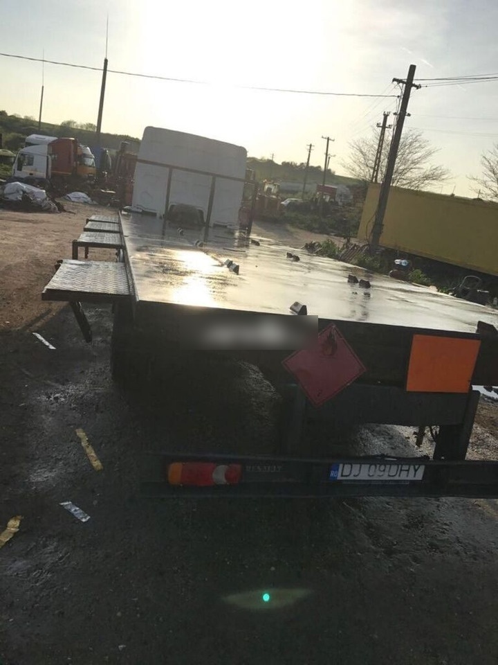 Renault Midlum DXI Adr Transport Butelii - Flakbil: bild 5 Renault Midlum DXI Adr Transport Butelii - Flakbil: bild 5