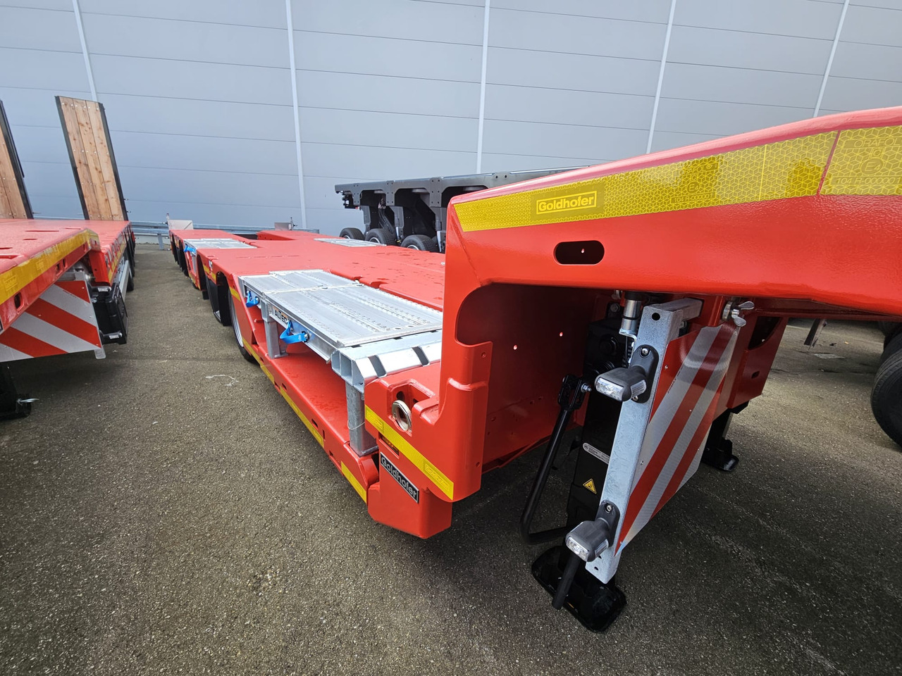 GOLDHOFER STN-L 4 (205) A RM2 "STEPSTAR" NEW - Låg lastare semitrailer: bild 3 GOLDHOFER STN-L 4 (205) A RM2 "STEPSTAR" NEW - Låg lastare semitrailer: bild 3
