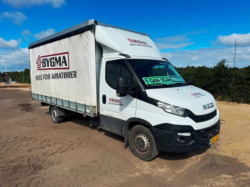 Iveco 35S18 3,0 TDI Aut. Gear. Euro 6. webasto night heater - Transportbil med kapell: bild 2 Iveco 35S18 3,0 TDI Aut. Gear. Euro 6. webasto night heater - Transportbil med kapell: bild 2