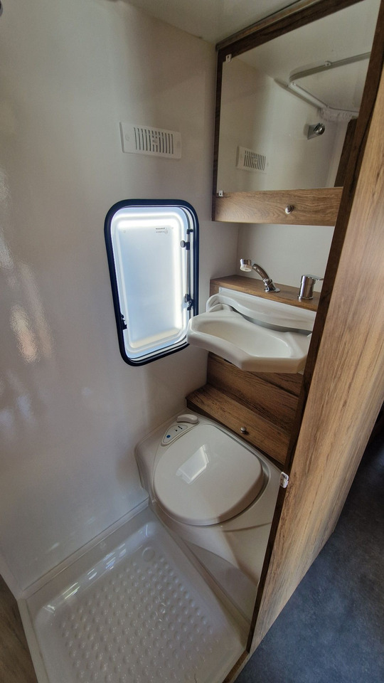 N-LAZUR Niewiadów Nowa Przyczepa Kempingowa dla 4 osób z Łazienką - Husvagn: bild 4 N-LAZUR Niewiadów Nowa Przyczepa Kempingowa dla 4 osób z Łazienką - Husvagn: bild 4