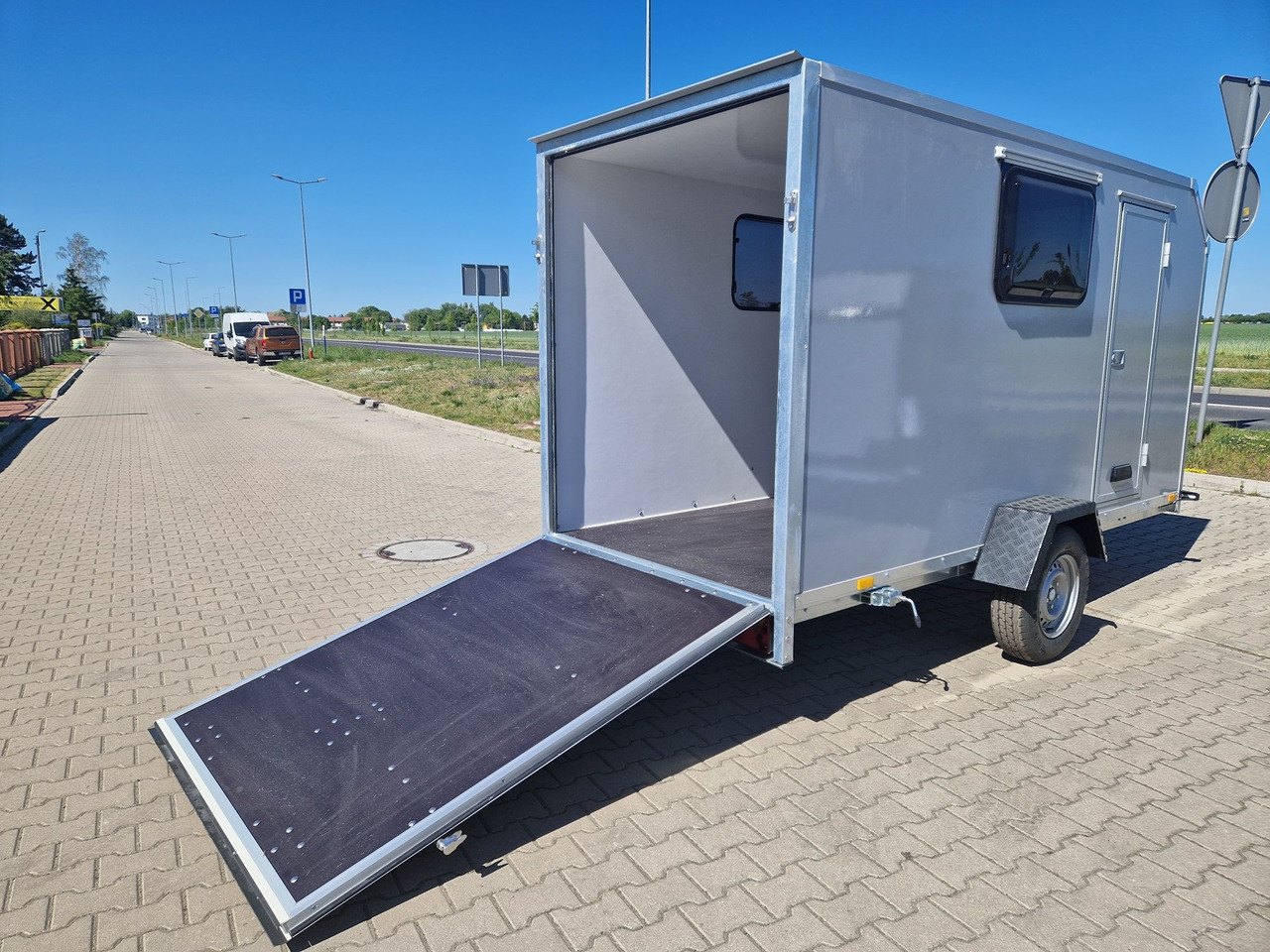 Przyczepa kempingowa Motocamp dla motocykla - Husvagn: bild 2 Przyczepa kempingowa Motocamp dla motocykla - Husvagn: bild 2