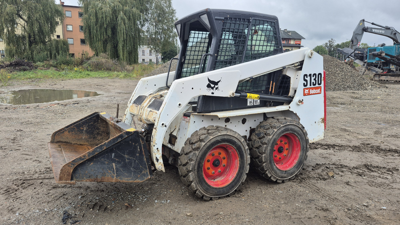 BOBCAT S130 - Kompaktlastare/ Slirstyrda lastare: bild 1 BOBCAT S130 - Kompaktlastare/ Slirstyrda lastare: bild 1