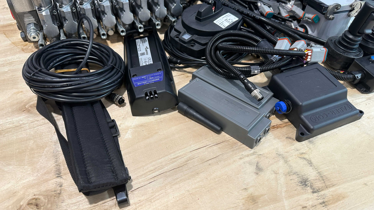 Set Scanreco RC400 with Walvoil DPX100 Fassi, Effer, Atlas, Manitou - Skogsvagn: bild 4 Set Scanreco RC400 with Walvoil DPX100 Fassi, Effer, Atlas, Manitou - Skogsvagn: bild 4