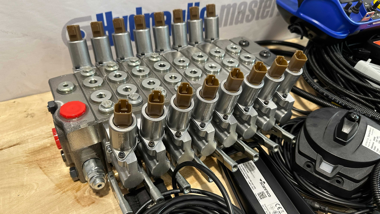 Set Scanreco RC400 with Walvoil DPX100 Liebherr, Demag, Grove, Tadano - Skogsvagn: bild 2 Set Scanreco RC400 with Walvoil DPX100 Liebherr, Demag, Grove, Tadano - Skogsvagn: bild 2