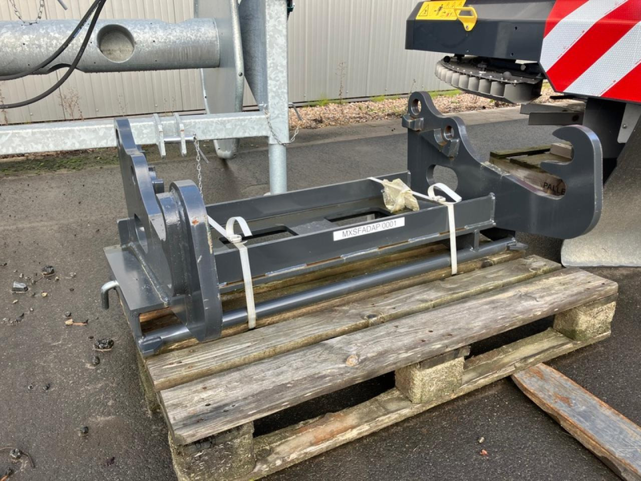 ADAPTER SCHÄFFER AUF EURO-AUFNAHME - Frontlastar för traktor: bild 2 ADAPTER SCHÄFFER AUF EURO-AUFNAHME - Frontlastar för traktor: bild 2