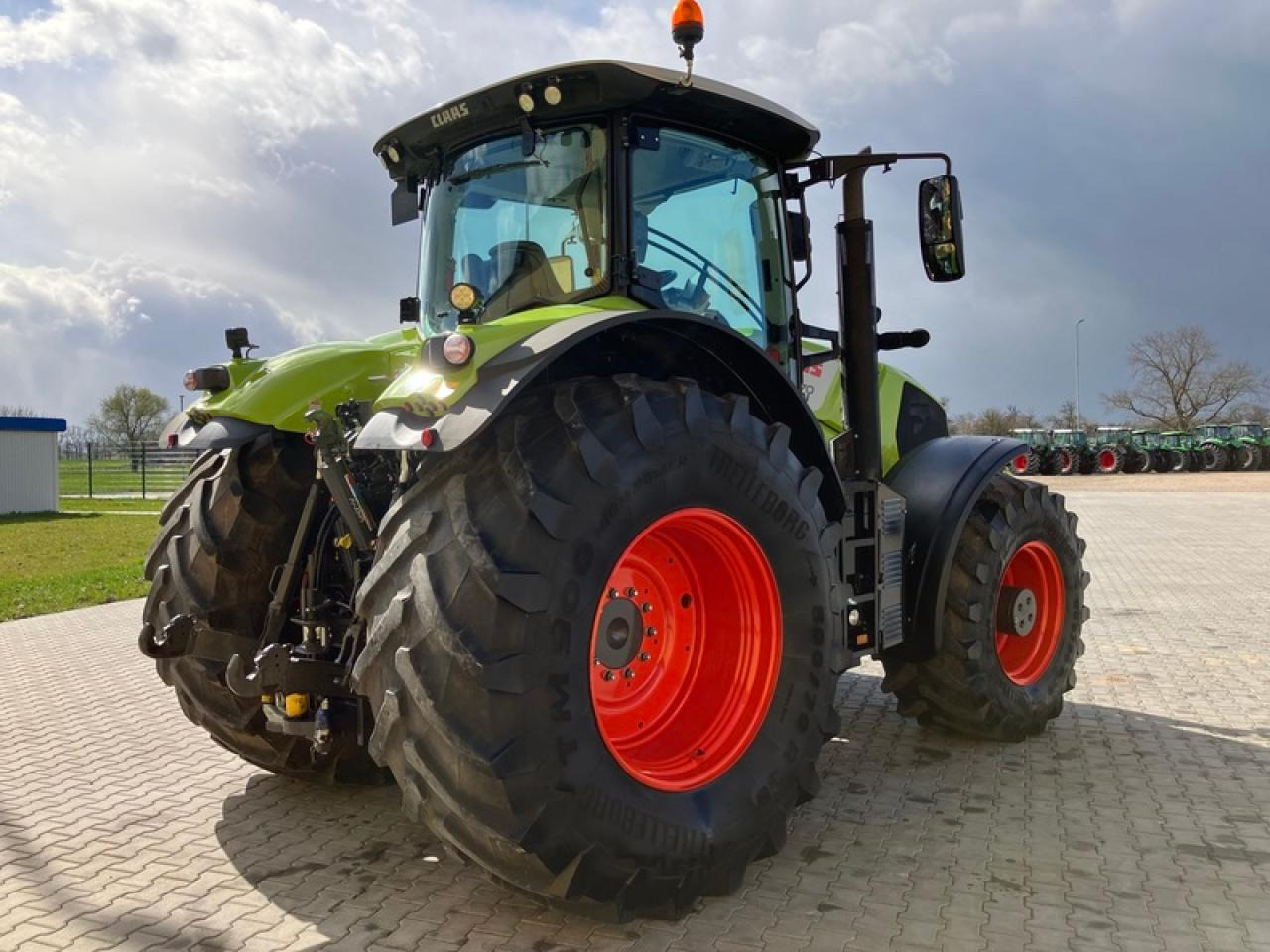 CLAAS AXION 870 - Traktor: bild 5 CLAAS AXION 870 - Traktor: bild 5