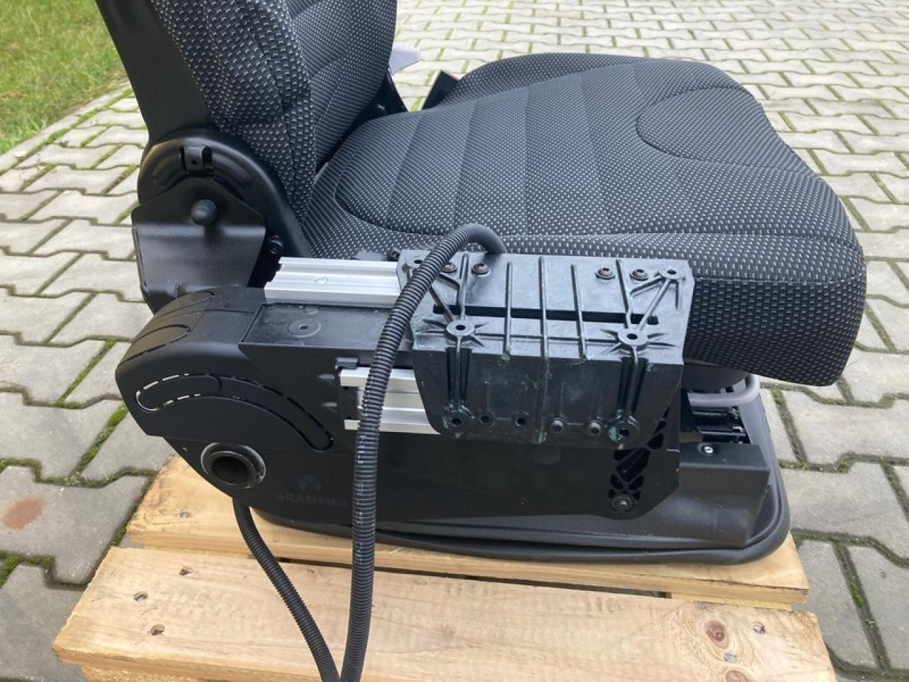 GRAMMER SITZ FENDT IDEAL - Säte för Lantbruksmaskiner: bild 5 GRAMMER SITZ FENDT IDEAL - Säte för Lantbruksmaskiner: bild 5