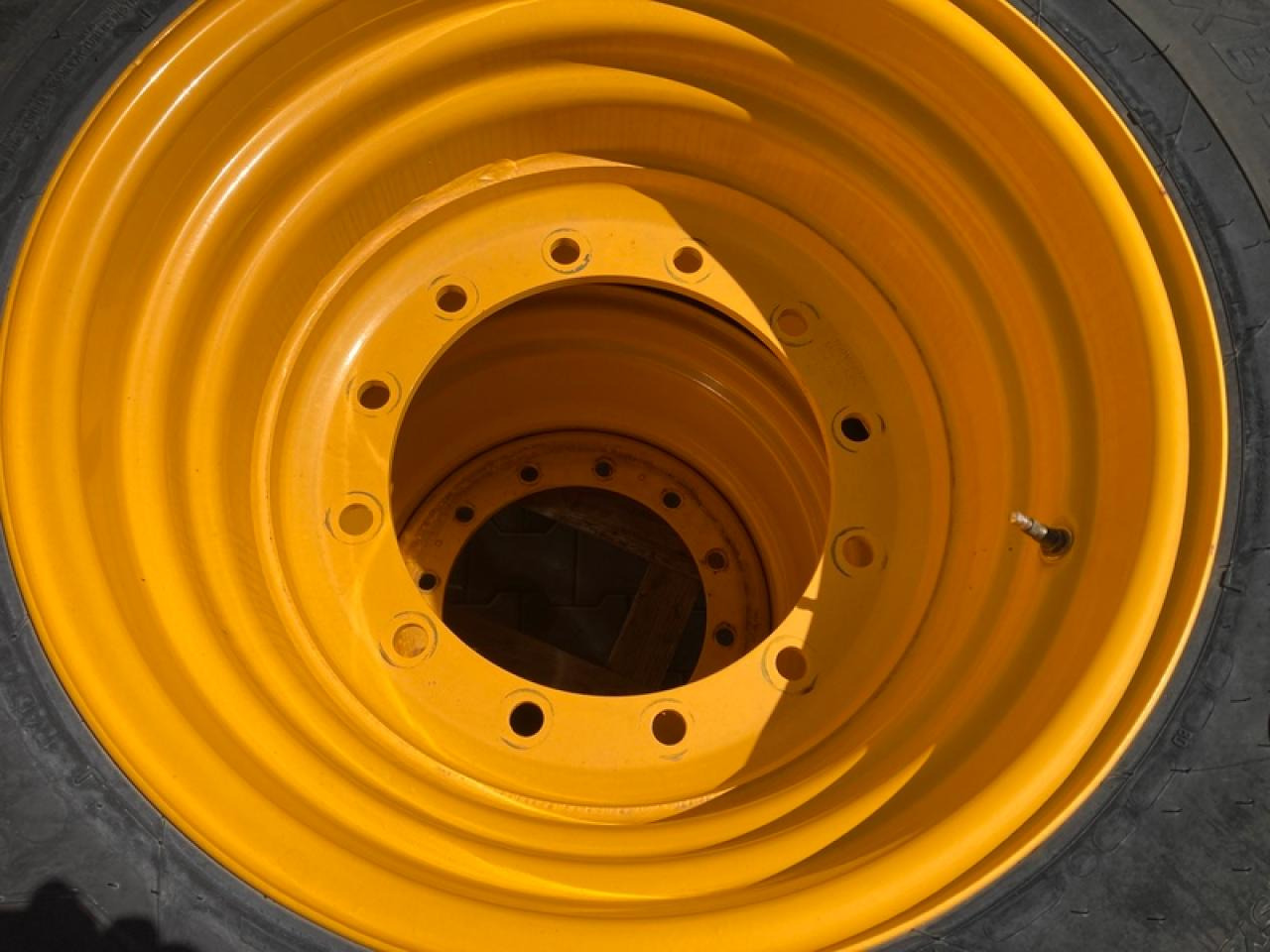 Ny Däck Michelin 620/70R26 VF CFO+ ZU JCB TM 420: bild 7 Ny Däck Michelin 620/70R26 VF CFO+ ZU JCB TM 420: bild 7