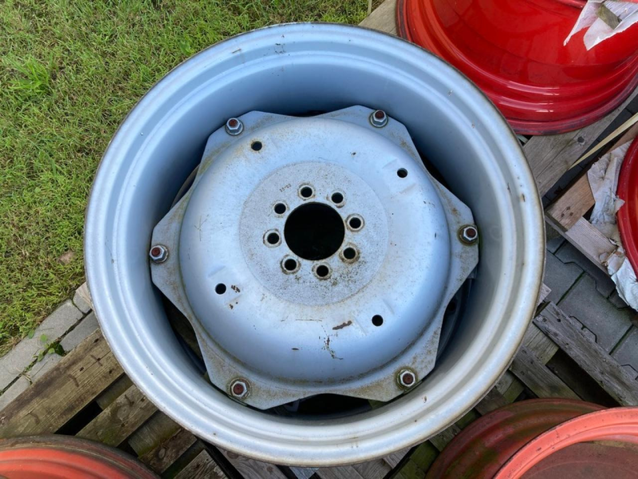 VERSTELLFELGEN W11X28 - Fälg för Lantbruksmaskiner: bild 1 VERSTELLFELGEN W11X28 - Fälg för Lantbruksmaskiner: bild 1