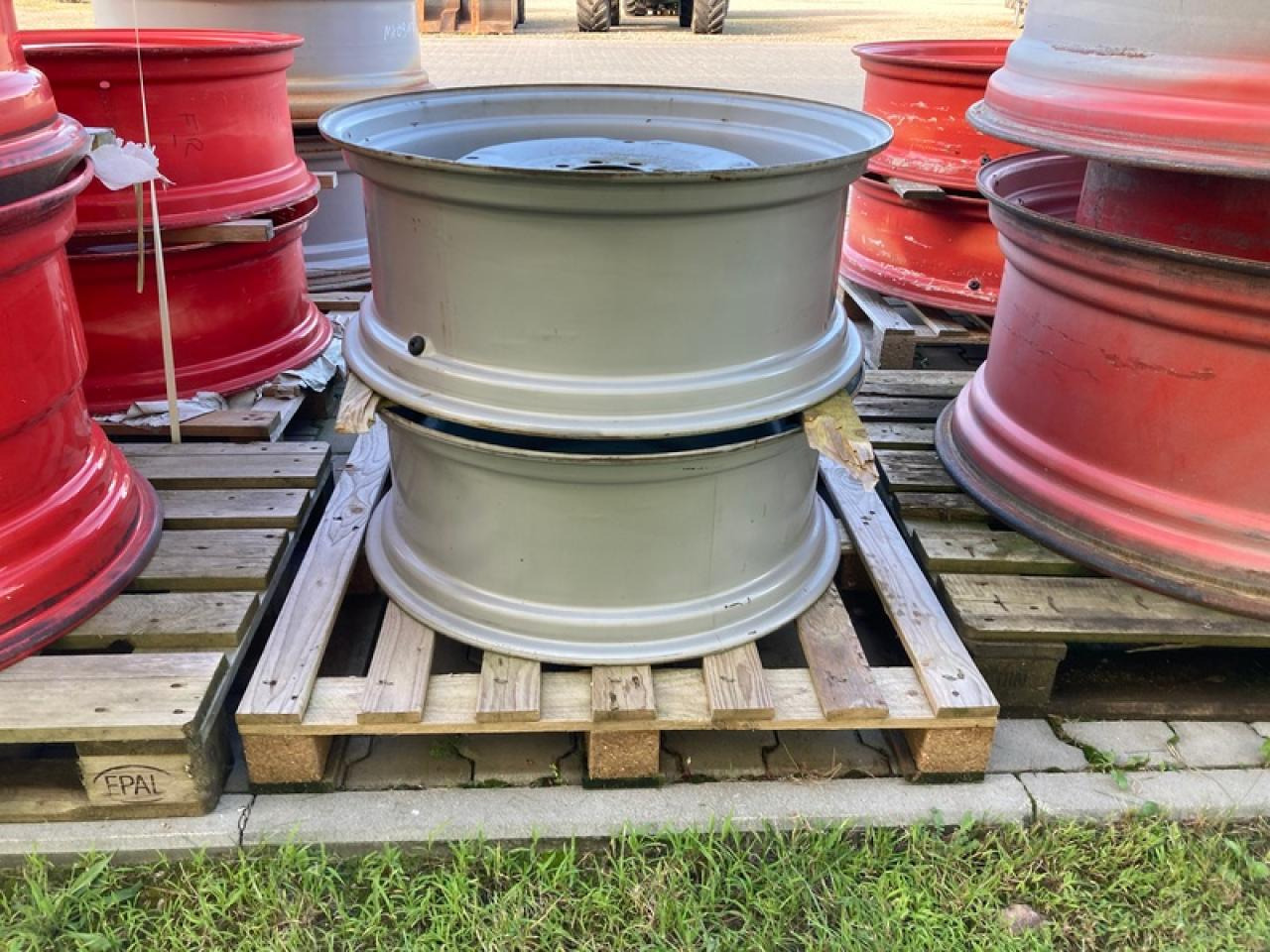 VERSTELLFELGEN W11X28 - Fälg för Lantbruksmaskiner: bild 2 VERSTELLFELGEN W11X28 - Fälg för Lantbruksmaskiner: bild 2