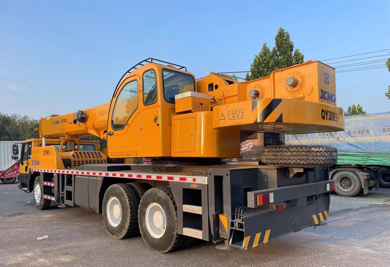XCMG QY30K5-1 - Mobilkran: bild 4 XCMG QY30K5-1 - Mobilkran: bild 4