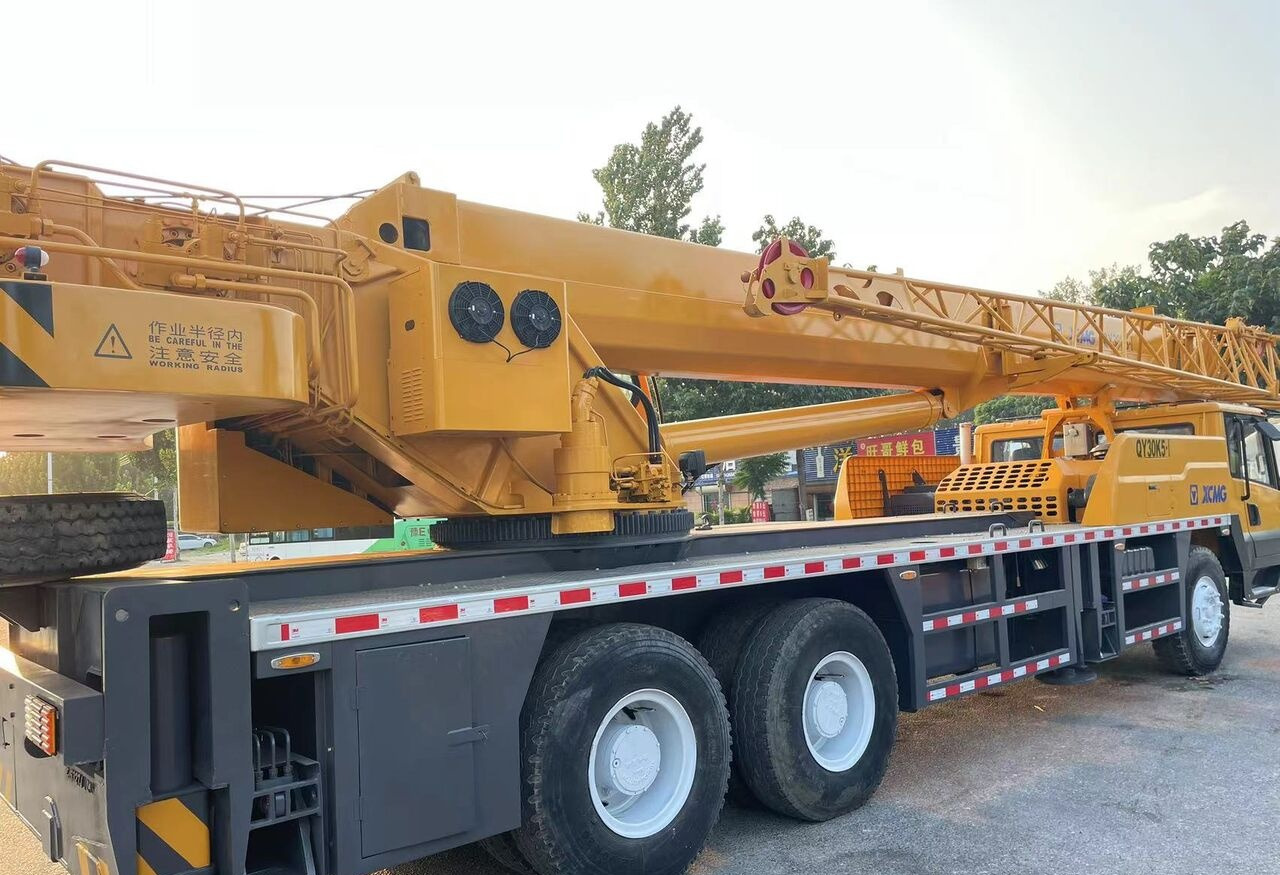 XCMG QY30K5-1 - Mobilkran: bild 3 XCMG QY30K5-1 - Mobilkran: bild 3