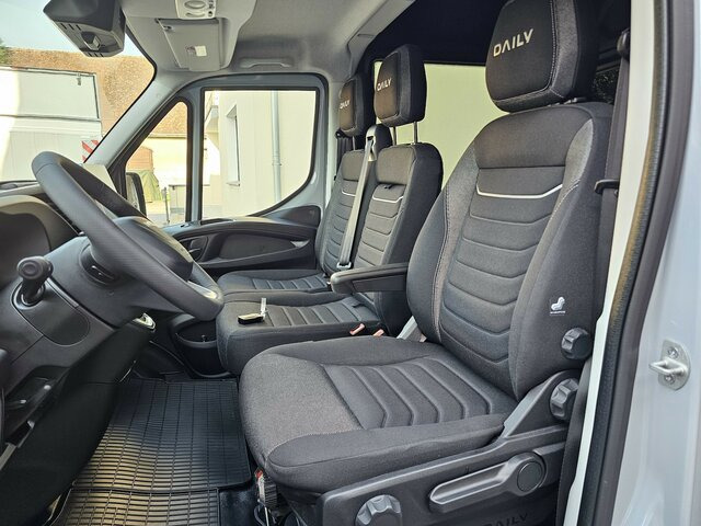 IVECO Daily 35S18HA8V DOKA Hi-Matic 12m³ 2xSchiebetür... - Skåpbil, Dubbelhytt transportbil: bild 3 IVECO Daily 35S18HA8V DOKA Hi-Matic 12m³ 2xSchiebetür... - Skåpbil, Dubbelhytt transportbil: bild 3