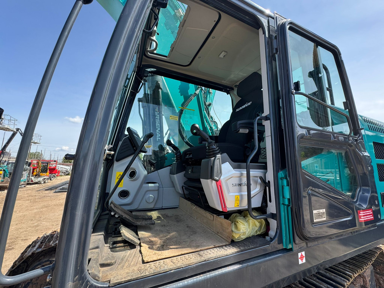 Ny Grävmaskin Sunward SWE215F-5A: bild 8