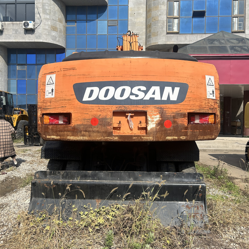 Grävmaskin på däck Doosan DH210w-7 wheel excavator: bild 6 Grävmaskin på däck Doosan DH210w-7 wheel excavator: bild 6
