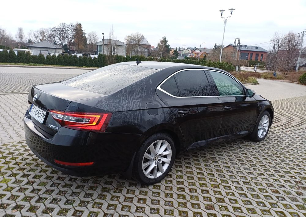 Skoda Superb 2.0 TDI Ambition - Sedan: bild 5 Skoda Superb 2.0 TDI Ambition - Sedan: bild 5