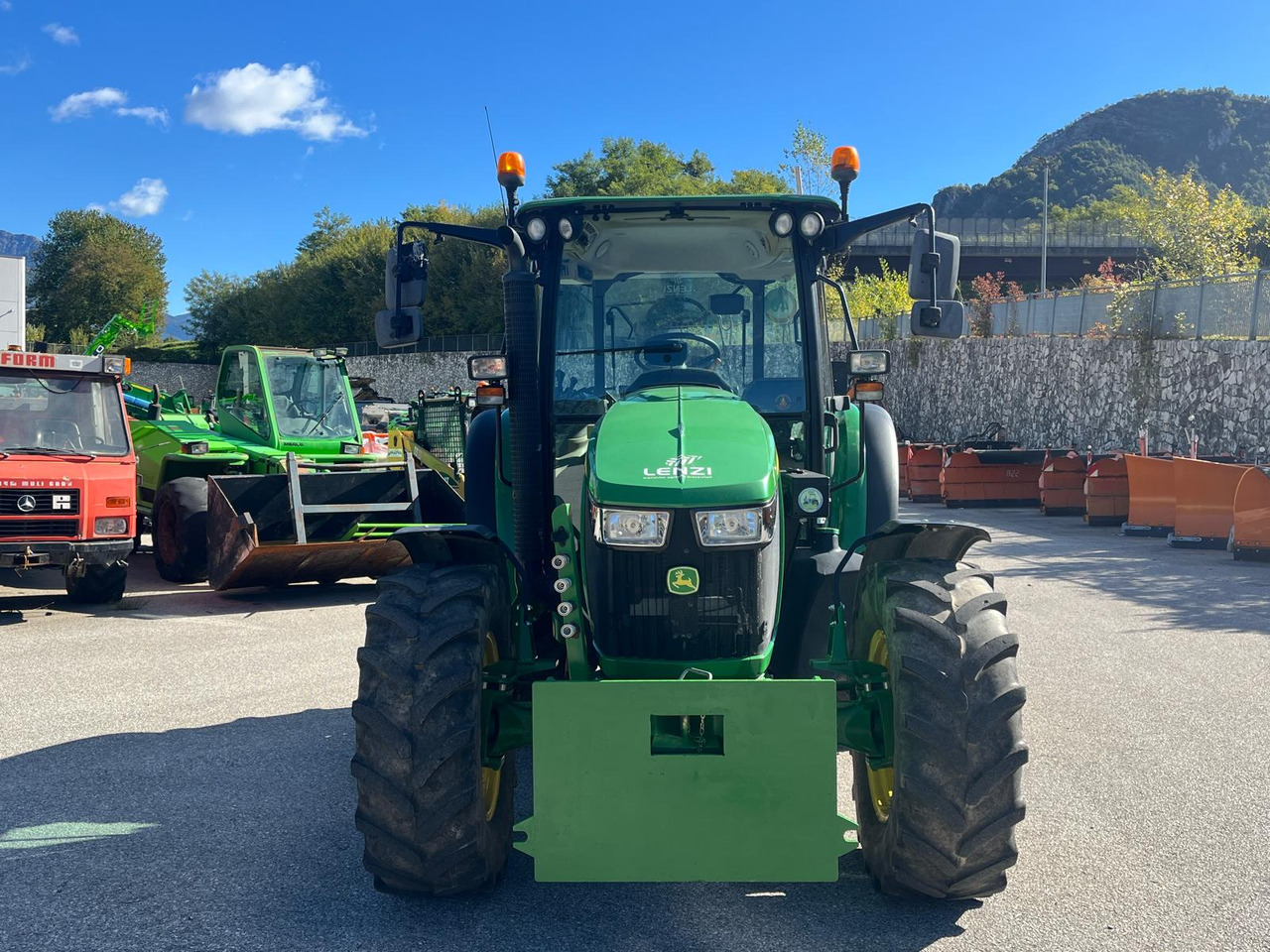 JOHN DEERE 5115M - Traktor: bild 3 JOHN DEERE 5115M - Traktor: bild 3
