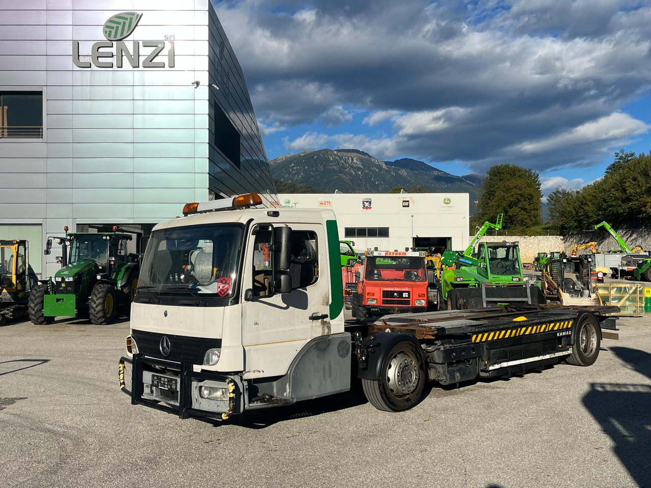 MERCEDES-BENZ KAMAG - Containerbil/ Växelflak lastbil: bild 3 MERCEDES-BENZ KAMAG - Containerbil/ Växelflak lastbil: bild 3