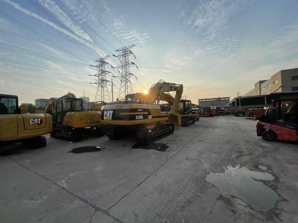 CAT 320 B - Bandgrävare: bild 1 CAT 320 B - Bandgrävare: bild 1