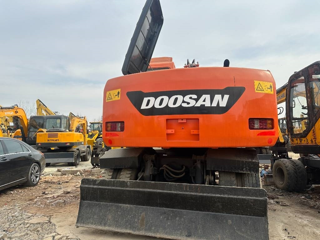 Doosan DX 150W -9 - Grävmaskin på däck: bild 2 Doosan DX 150W -9 - Grävmaskin på däck: bild 2