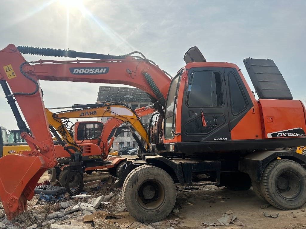 Doosan DX 150W -9 - Grävmaskin på däck: bild 4 Doosan DX 150W -9 - Grävmaskin på däck: bild 4