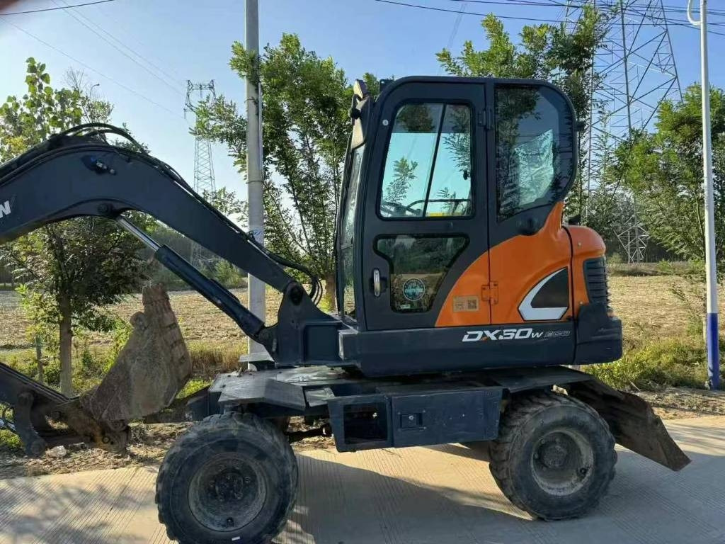 Doosan DX 60 - Bandgrävare: bild 1 Doosan DX 60 - Bandgrävare: bild 1