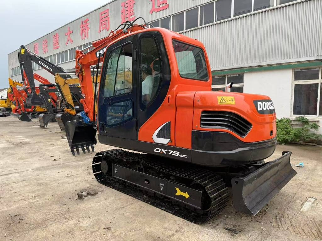 Doosan DX 75 - Bandgrävare: bild 1 Doosan DX 75 - Bandgrävare: bild 1