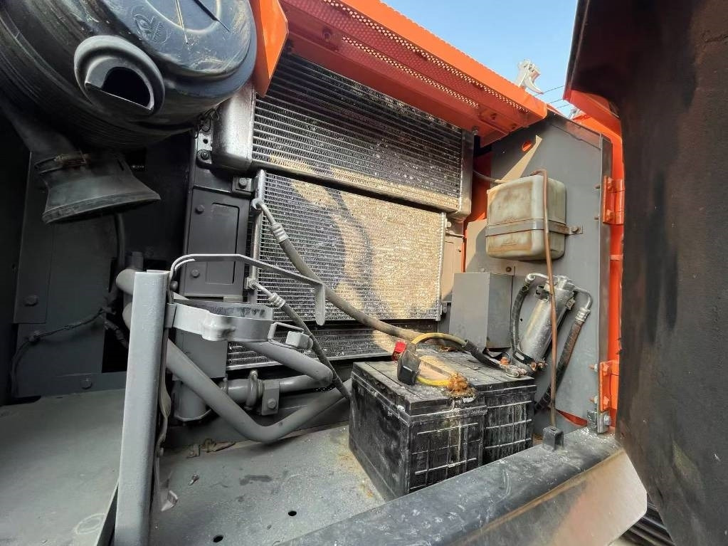 Hitachi ZX 160 - Bandgrävare: bild 2 Hitachi ZX 160 - Bandgrävare: bild 2