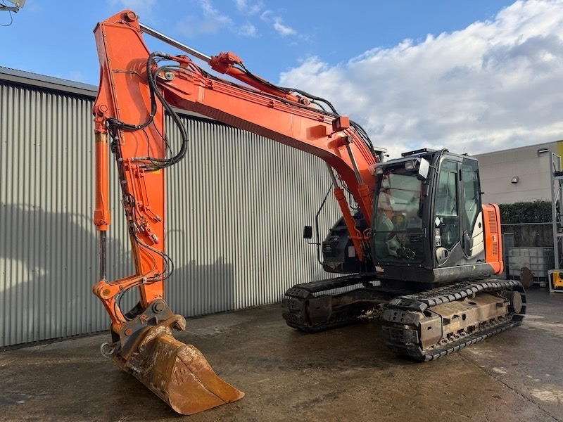 Hitachi ZX 135 US 5-B - Bandgrävare: bild 5 Hitachi ZX 135 US 5-B - Bandgrävare: bild 5