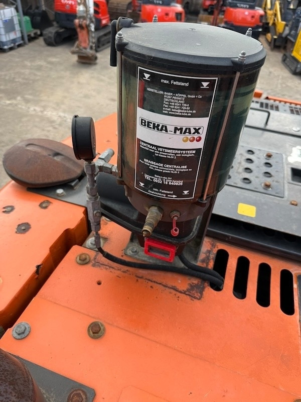 Bandgrävare Hitachi ZX 135 US-5B: bild 13 Bandgrävare Hitachi ZX 135 US-5B: bild 13