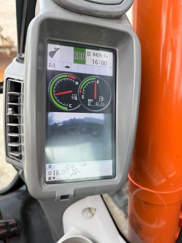 Bandgrävare Hitachi ZX 135 US-5B: bild 16 Bandgrävare Hitachi ZX 135 US-5B: bild 16