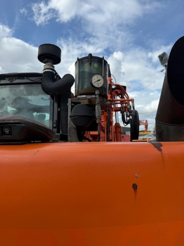 Bandgrävare Hitachi ZX 135 US-5B: bild 10 Bandgrävare Hitachi ZX 135 US-5B: bild 10