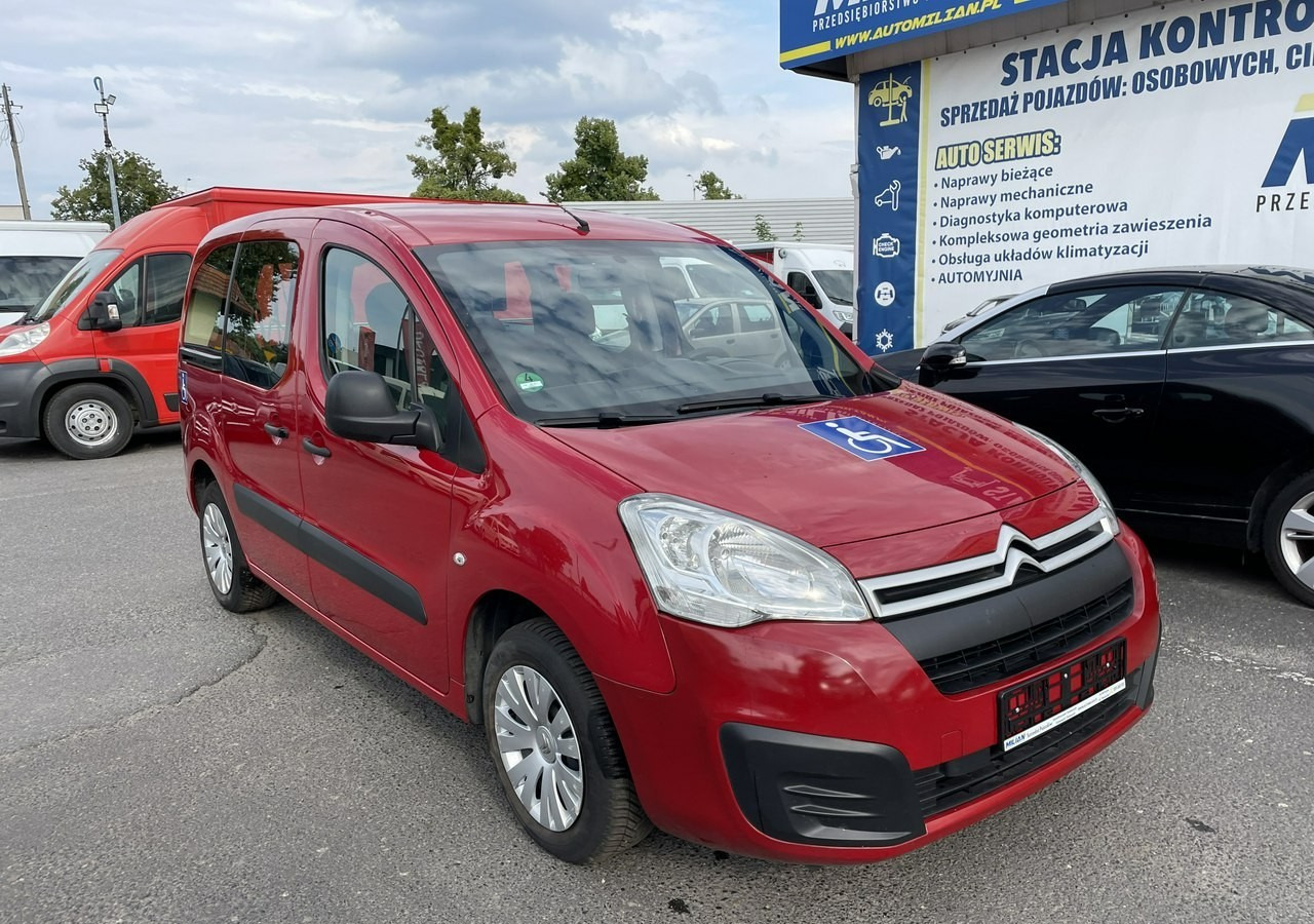 Citroen Berlingo II Berlingo 1.6 do przewozu Niepełnosprawnych inwalida rampa 2018 - Personbil: bild 4 Citroen Berlingo II Berlingo 1.6 do przewozu Niepełnosprawnych inwalida rampa 2018 - Personbil: bild 4