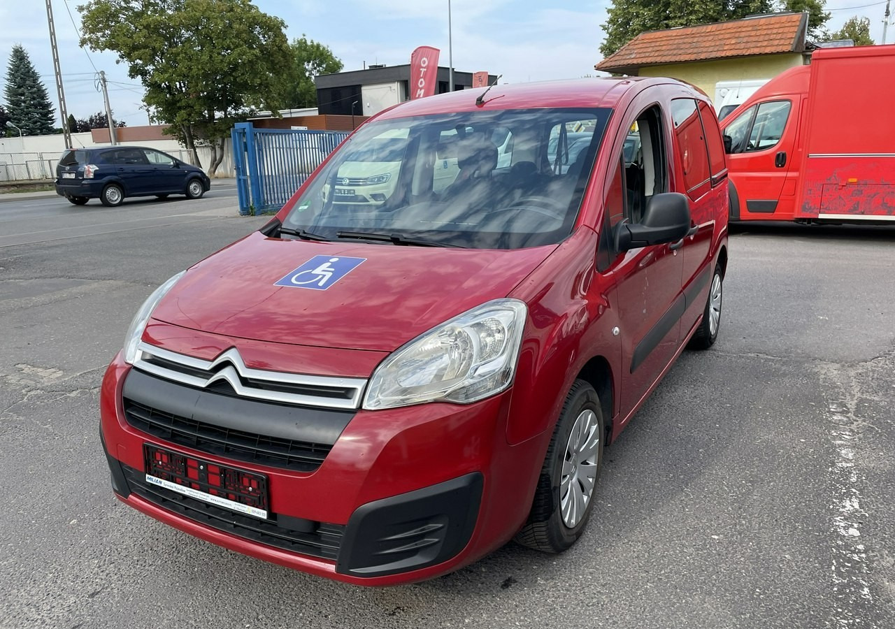 Citroen Berlingo II Berlingo 1.6 do przewozu Niepełnosprawnych inwalida rampa 2018 - Personbil: bild 5 Citroen Berlingo II Berlingo 1.6 do przewozu Niepełnosprawnych inwalida rampa 2018 - Personbil: bild 5
