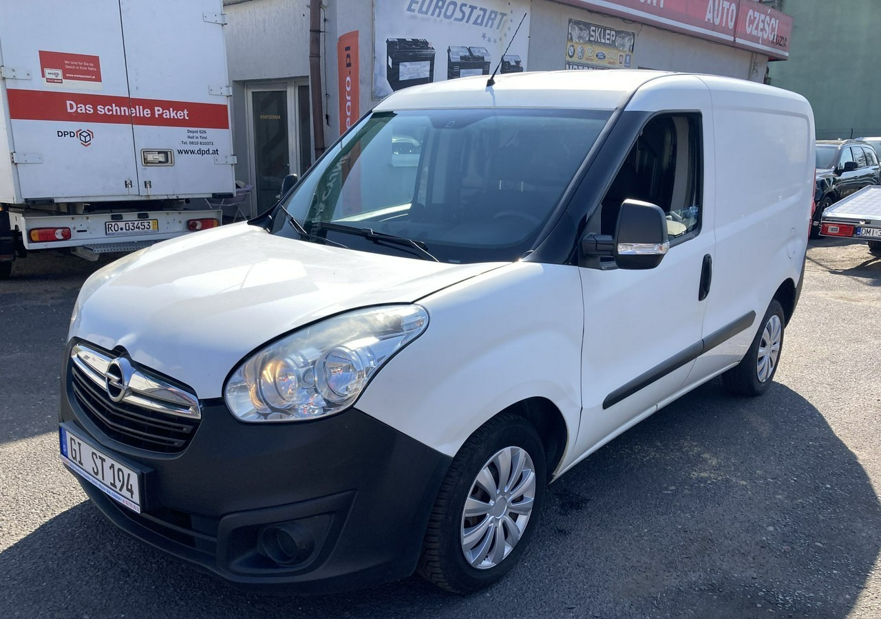 Fiat Doblo Fiat Doblo 1,3 jtd ECO Flex chłodnia do leków 2013 - Skåpbil: bild 4 Fiat Doblo Fiat Doblo 1,3 jtd ECO Flex chłodnia do leków 2013 - Skåpbil: bild 4