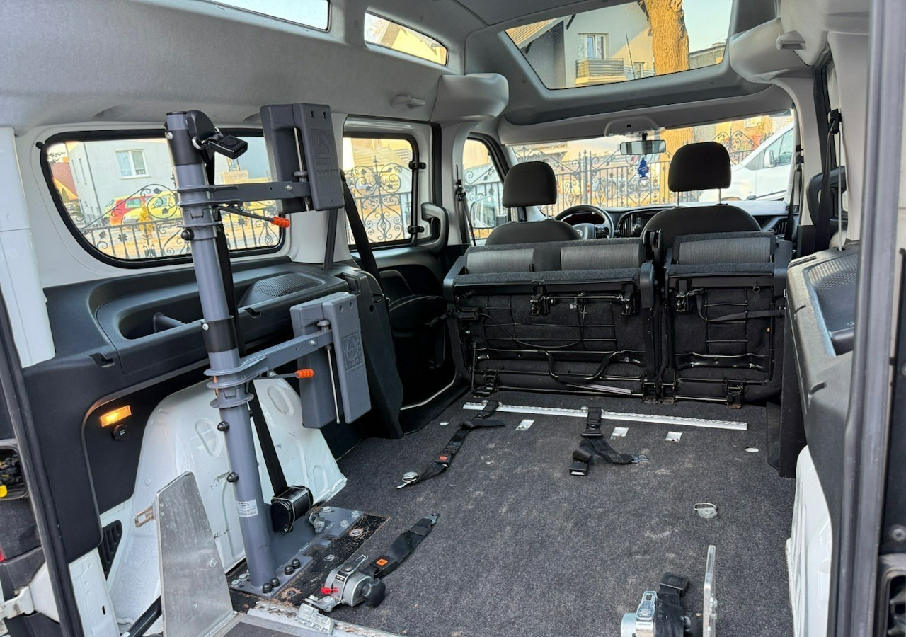 Fiat Doblo II Doblo 1.6-120KM dla Niepełnosprawnych RAMPA Inwalida Model 2020 - Personbil: bild 4 Fiat Doblo II Doblo 1.6-120KM dla Niepełnosprawnych RAMPA Inwalida Model 2020 - Personbil: bild 4