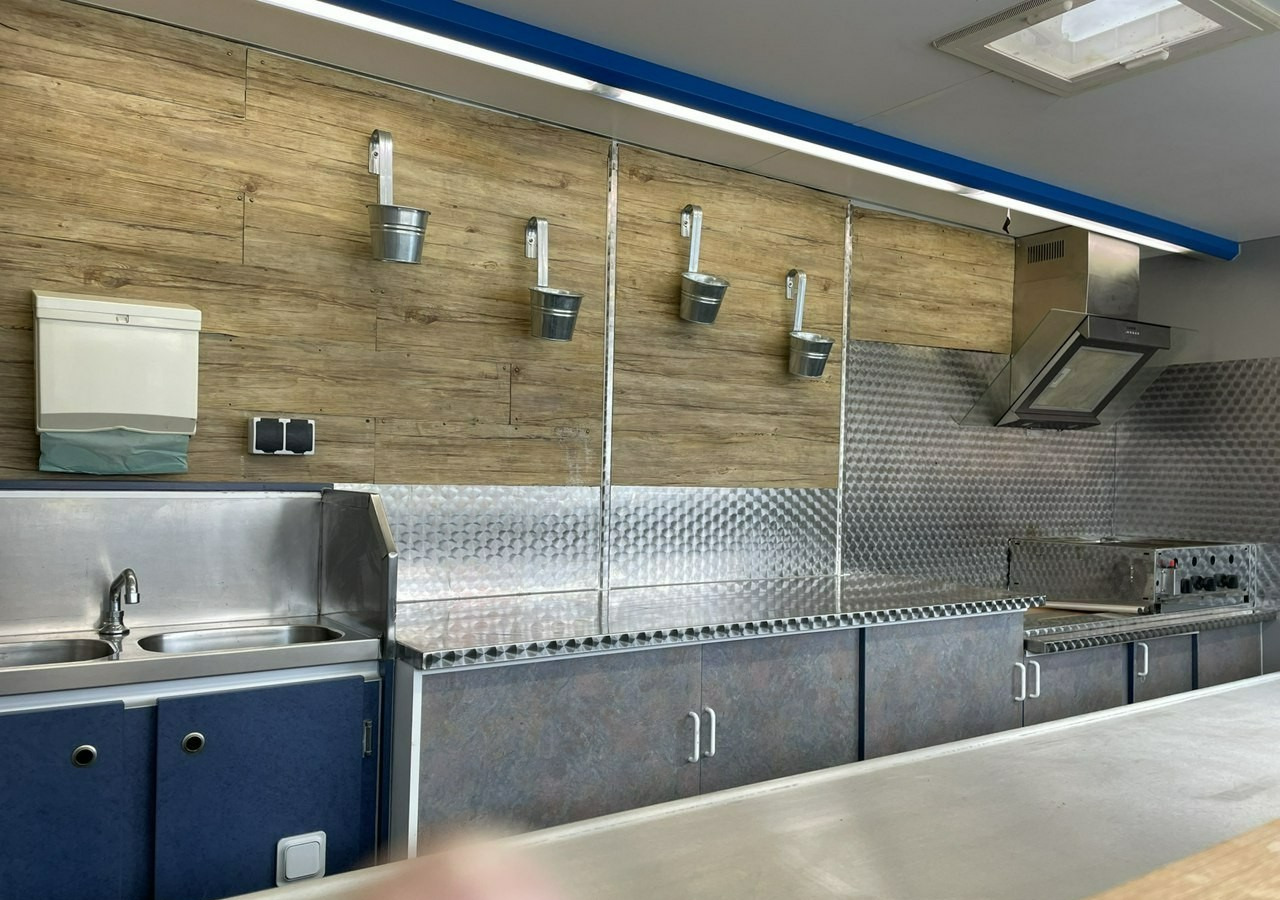 Fiat Ducato Autosklep Gastronomiczny food truck foodtruck sklep W-zasil DMC 350 - Matbil: bild 3 Fiat Ducato Autosklep Gastronomiczny food truck foodtruck sklep W-zasil DMC 350 - Matbil: bild 3