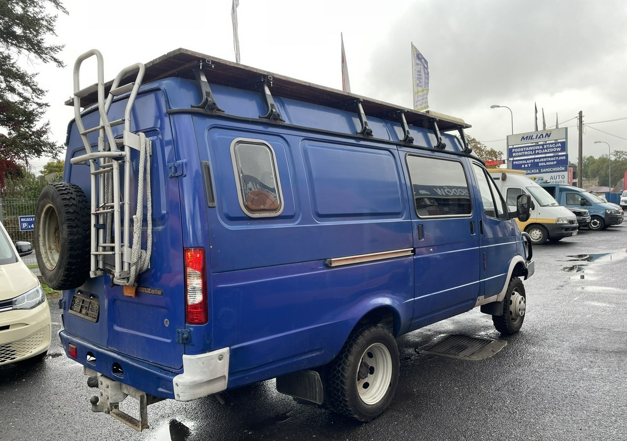 Gaz Gazela Gaz Gazelle Kamper furgon 4X4 benzyna + GAZ LPG Solar 94329km 2010 - Skåpbil: bild 4 Gaz Gazela Gaz Gazelle Kamper furgon 4X4 benzyna + GAZ LPG Solar 94329km 2010 - Skåpbil: bild 4