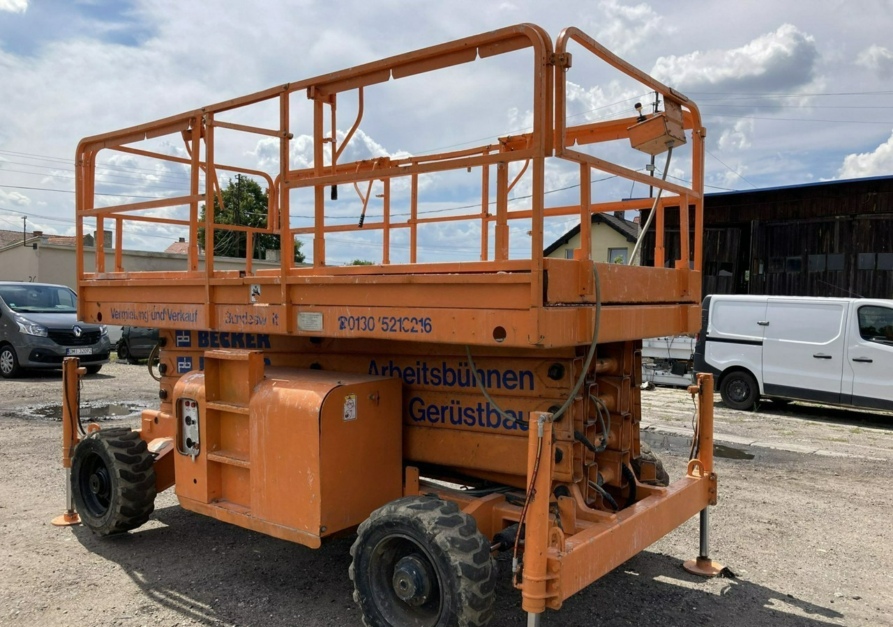 Inna Inny Podnośnik nożycowy Haulotte H15SDX 4x4 podpory 6905 mg 15 metrów - Saxlift: bild 4 Inna Inny Podnośnik nożycowy Haulotte H15SDX 4x4 podpory 6905 mg 15 metrów - Saxlift: bild 4