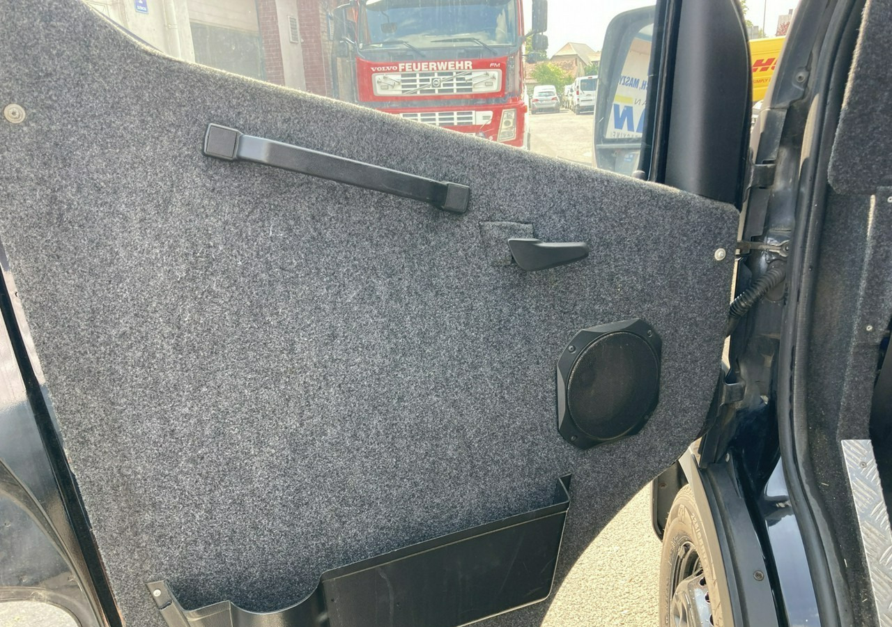 Iveco Daily Iveco 35-130 Bankowóz Kuloodporny Opanceżony pancerny 2015 - Pansarbil: bild 3 Iveco Daily Iveco 35-130 Bankowóz Kuloodporny Opanceżony pancerny 2015 - Pansarbil: bild 3