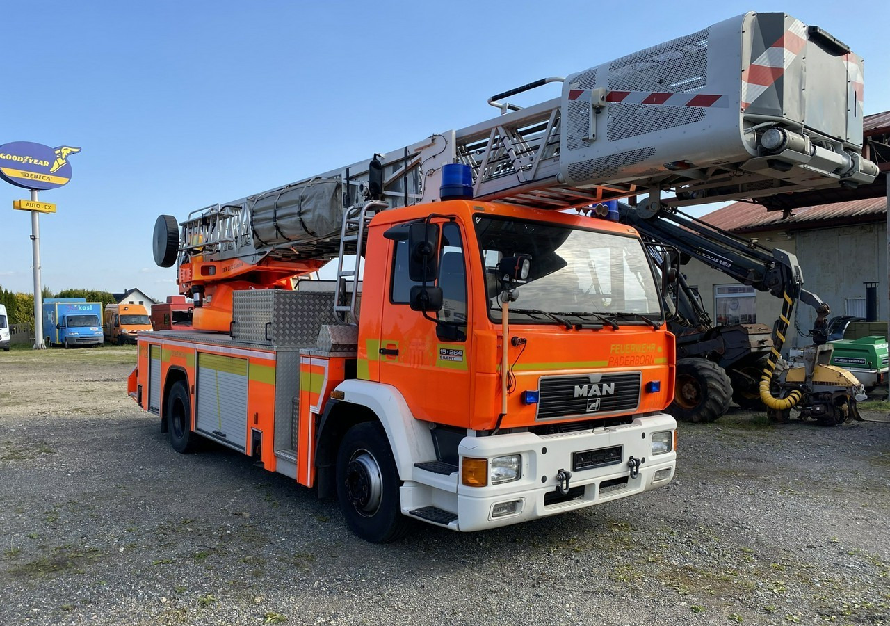 MAN Inny MAN MAN 15,264 Straż pożarna drabina Strażacka zwyżka 30metrów 1999 - Släck/ Räddningsvagn: bild 2 MAN Inny MAN MAN 15,264 Straż pożarna drabina Strażacka zwyżka 30metrów 1999 - Släck/ Räddningsvagn: bild 2