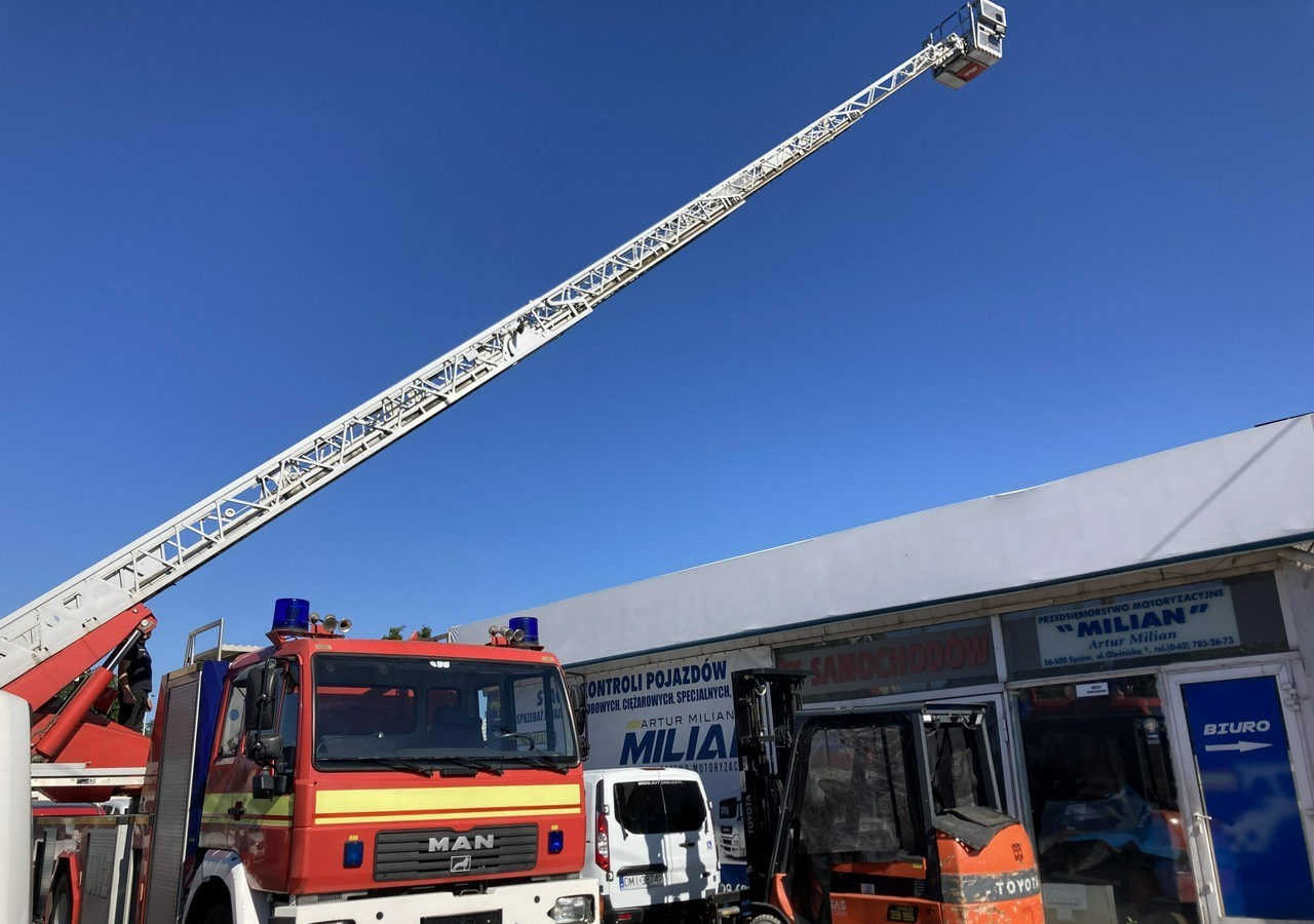 MAN L 2000 MAN 15,280 Straż pożarna drabina Strażacka zwyżka 32m Metz Model 20 - Släck/ Räddningsvagn: bild 4 MAN L 2000 MAN 15,280 Straż pożarna drabina Strażacka zwyżka 32m Metz Model 20 - Släck/ Räddningsvagn: bild 4