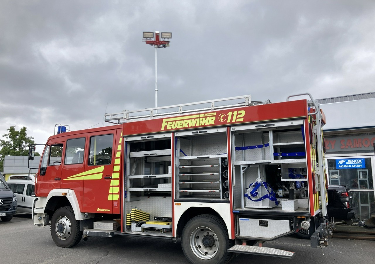 MAN MAN 15,250 Straż pożarna gaśnicza 9-oso 4X4 Wóz strażacki 2003 MAN 15,250 Straż pożarna gaśnicza 9-osobowa 4X4 Wóz strażacki 2003 - Släck/ Räddningsvagn: bild 2 MAN MAN 15,250 Straż pożarna gaśnicza 9-oso 4X4 Wóz strażacki 2003 MAN 15,250 Straż pożarna gaśnicza 9-osobowa 4X4 Wóz strażacki 2003 - Släck/ Räddningsvagn: bild 2