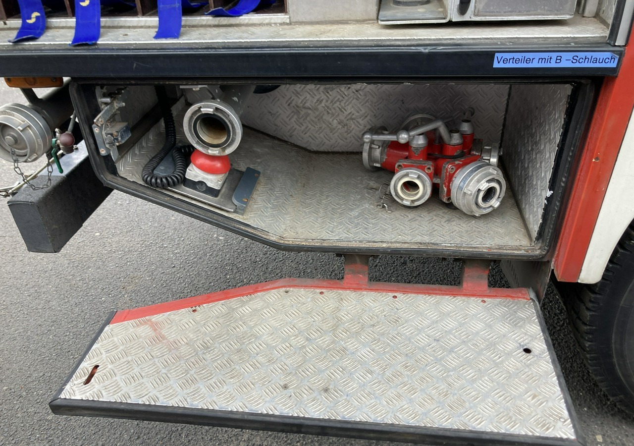 Leasa MAN MAN 15,250 Straż pożarna gaśnicza 9-oso 4X4 Wóz strażacki 2003 MAN 15,250 Straż pożarna gaśnicza 9-osobowa 4X4 Wóz strażacki 2003 MAN MAN 15,250 Straż pożarna gaśnicza 9-oso 4X4 Wóz strażacki 2003 MAN 15,250 Straż pożarna gaśnicza 9-osobowa 4X4 Wóz strażacki 2003: bild 14 Leasa MAN MAN 15,250 Straż pożarna gaśnicza 9-oso 4X4 Wóz strażacki 2003 MAN 15,250 Straż pożarna gaśnicza 9-osobowa 4X4 Wóz strażacki 2003 MAN MAN 15,250 Straż pożarna gaśnicza 9-oso 4X4 Wóz strażacki 2003 MAN 15,250 Straż pożarna gaśnicza 9-osobowa 4X4 Wóz strażacki 2003: bild 14