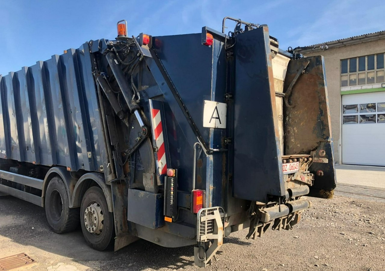 MAN TGA 26.320 Śmieciarka TGA 26.320 Śmieciarka Powerpress 525 FAUN 2008 - Sopbil: bild 4 MAN TGA 26.320 Śmieciarka TGA 26.320 Śmieciarka Powerpress 525 FAUN 2008 - Sopbil: bild 4