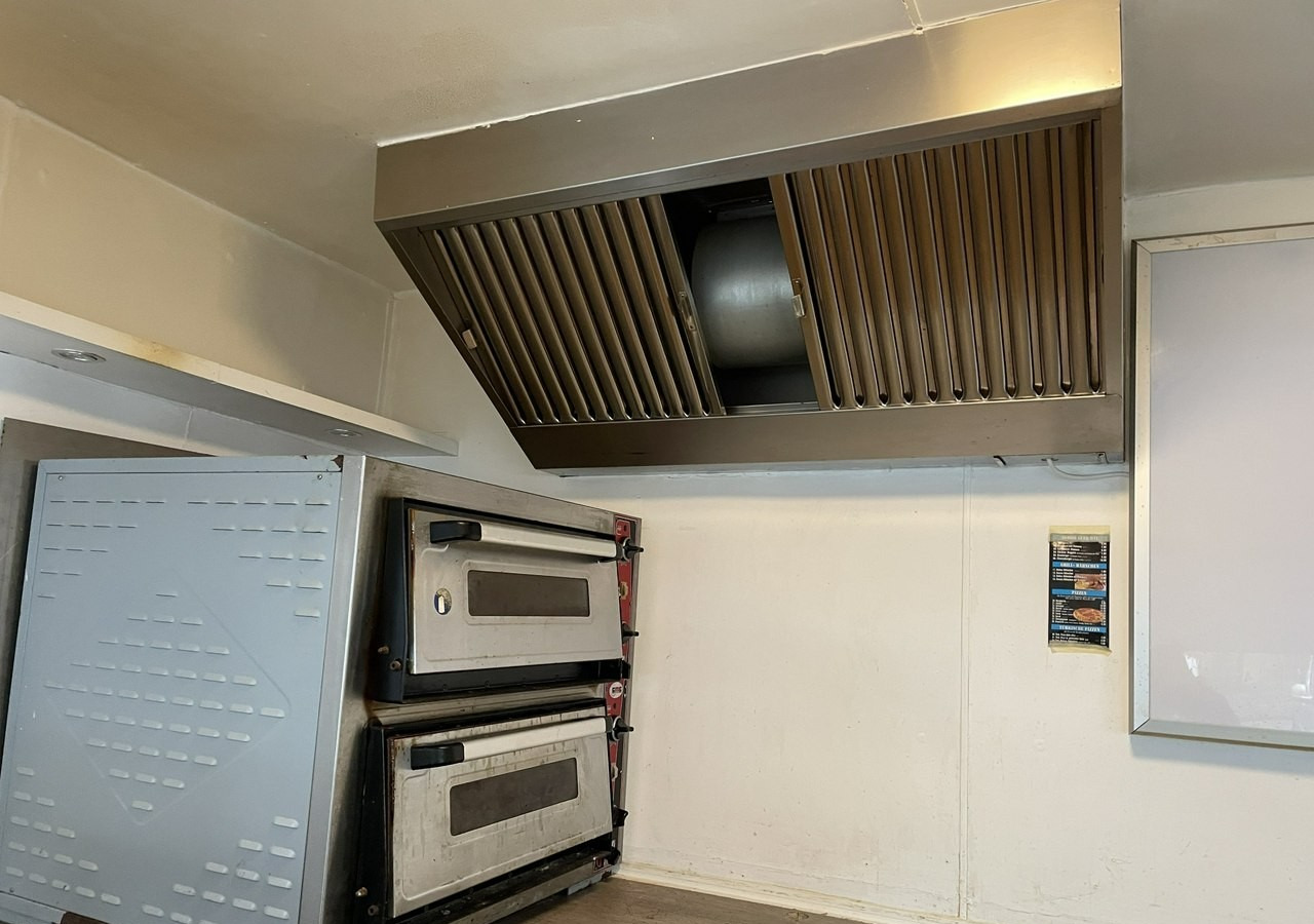 Mercedes-Benz Sprinter Autosklep Sklep Gastronomiczny Food Truck Foodtruck pizza wyposażona - Försäljningsvagn: bild 4 Mercedes-Benz Sprinter Autosklep Sklep Gastronomiczny Food Truck Foodtruck pizza wyposażona - Försäljningsvagn: bild 4