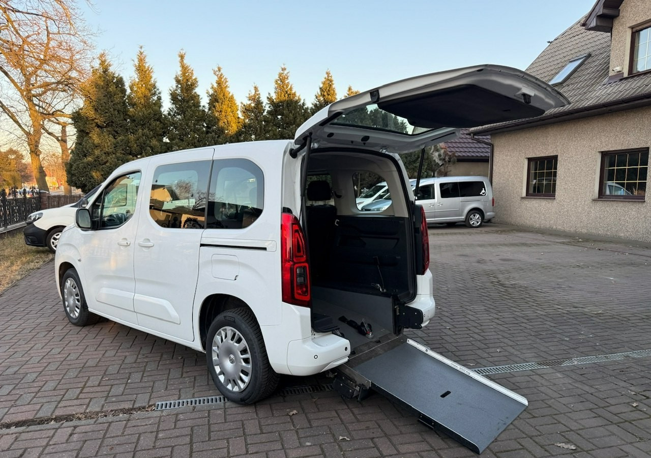 Opel Combo IV Combo Life Combo do przewozu Niepełnosprawnych inwalida rampa Model 2021 - Personbil: bild 1 Opel Combo IV Combo Life Combo do przewozu Niepełnosprawnych inwalida rampa Model 2021 - Personbil: bild 1